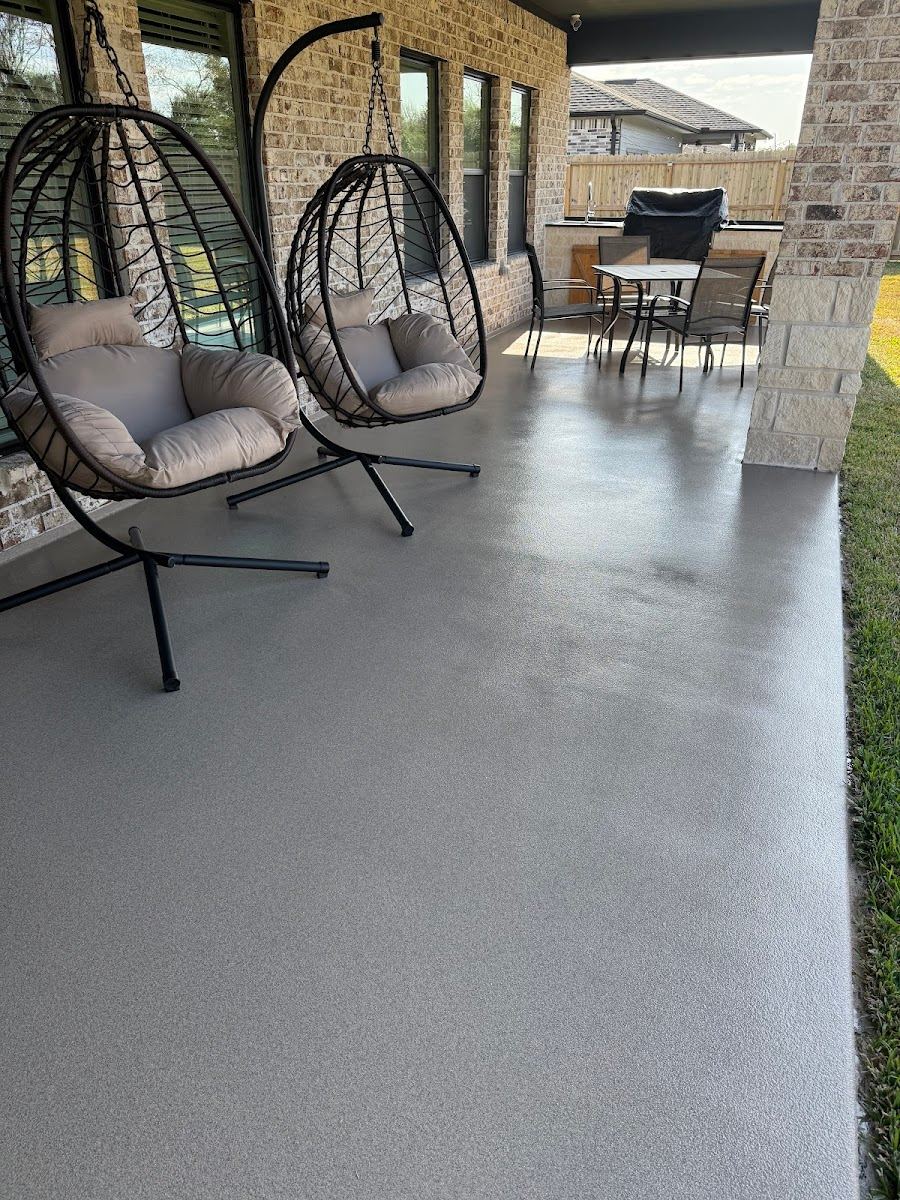 Reflective metallic epoxy floor finish
