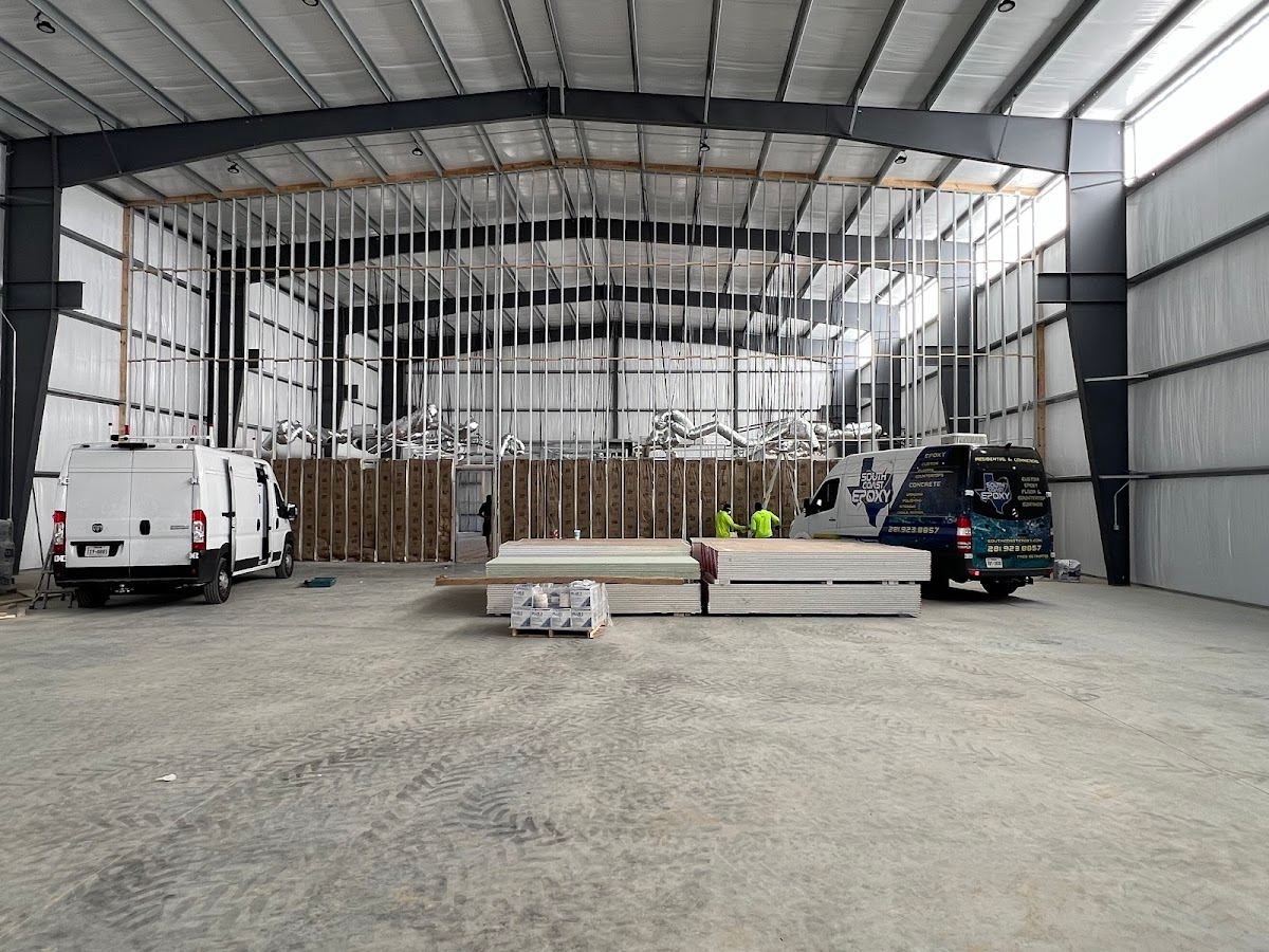 Heavy-duty floor systems built for forklifts, hangars and round-the-clock operations.